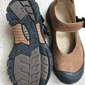 Keen Size 7 Mary Janes Brown Leather